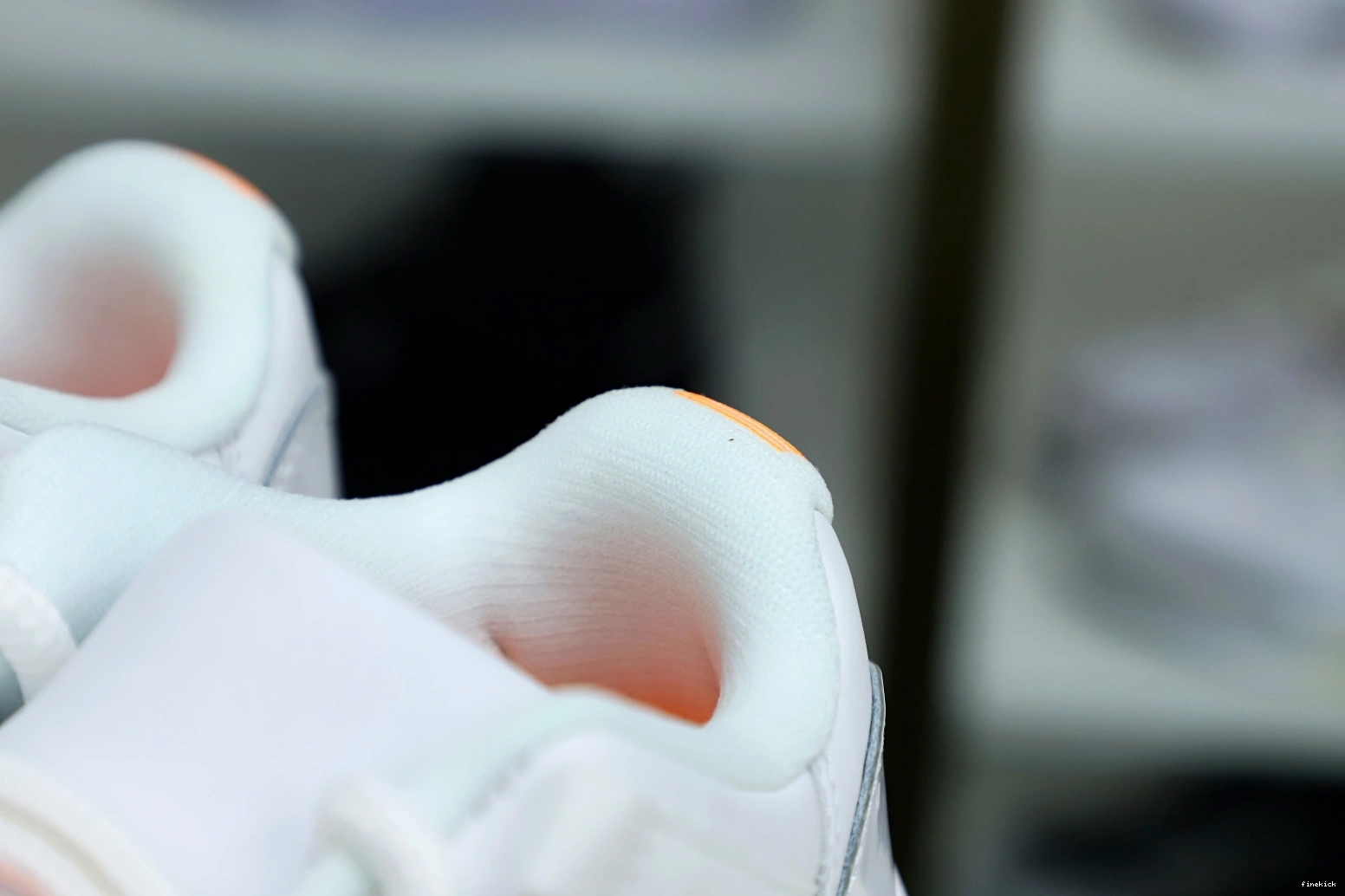 11 CITRUS' 'BRIGHT WMNS LOW RETRO JORDAN AIR 1104